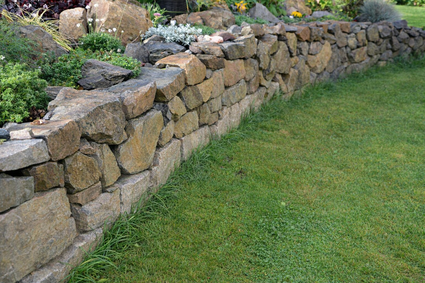 Stone masonry